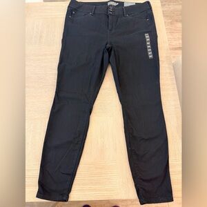 Torrid Black High Rise Jeggings Size 20T Super Soft 3-Button Waist Skinny